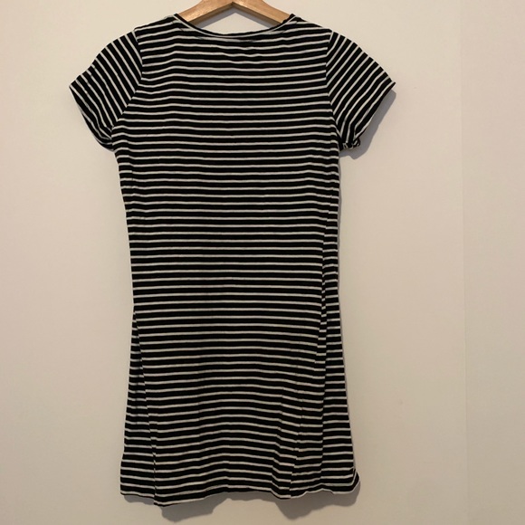 Classic F21 Striped T-Shirt Dress - Picture 2 of 3